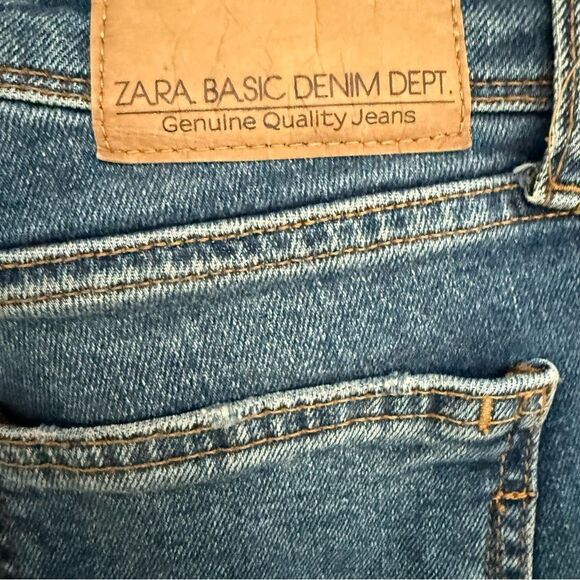 Zara Basic Z1975 Denim Blue Skinny Jeans with Distressed Hem - Picture 6 of 6